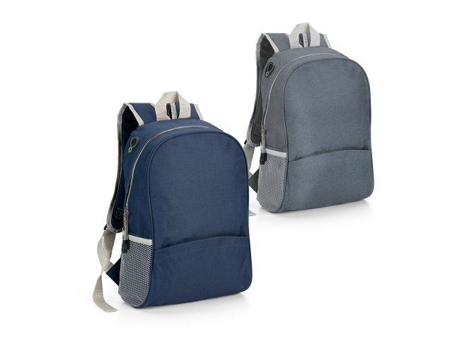 CITY. Mochila em 600D com sada para fone de ouvido